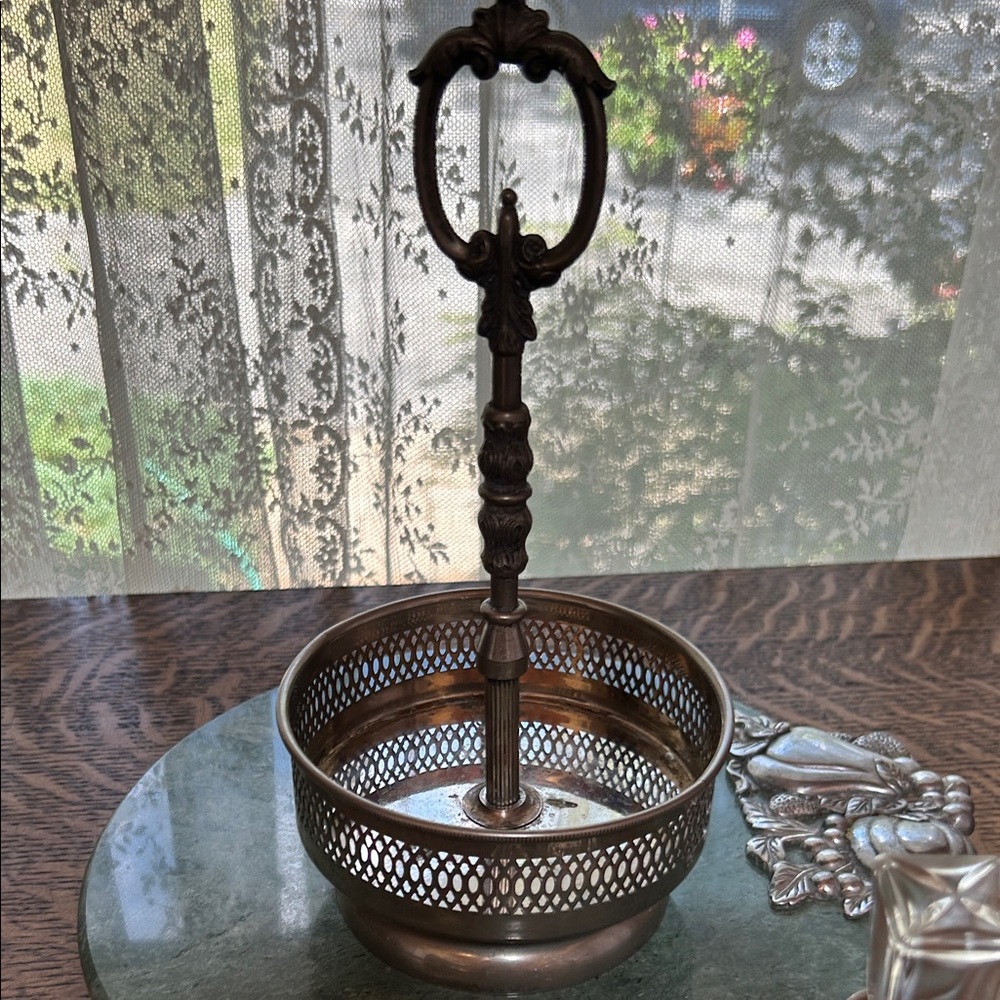 Wales of Sheffield Vintage Silverplate Cut Glass Cruet Set Made in Italy - Picture 10 of 16